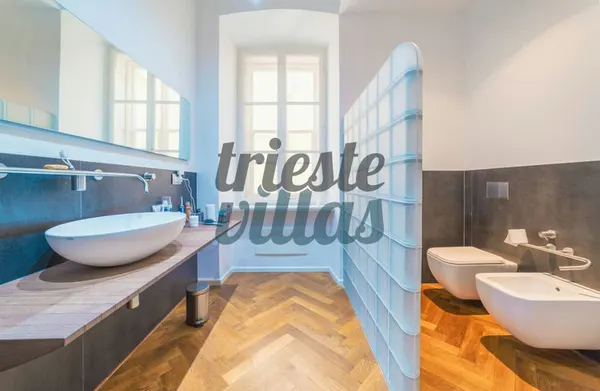 Grande apt d'epoca in Piazza della Valle — Città Vecchia