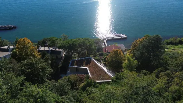 Attico con terrazze e giardini sulla Costiera — foto 1 di 33