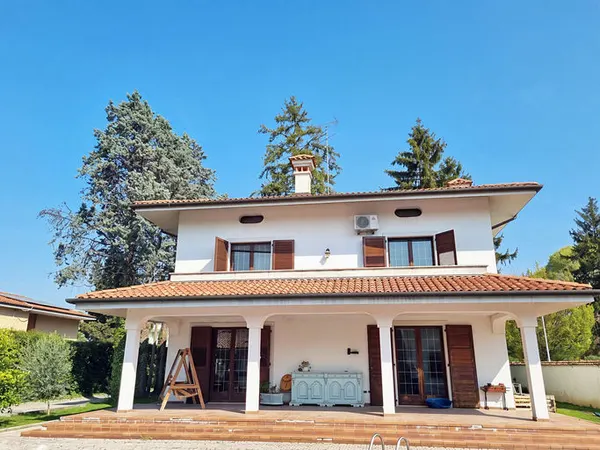 Villa con piscina e dependance a Ronchi dei Legionari