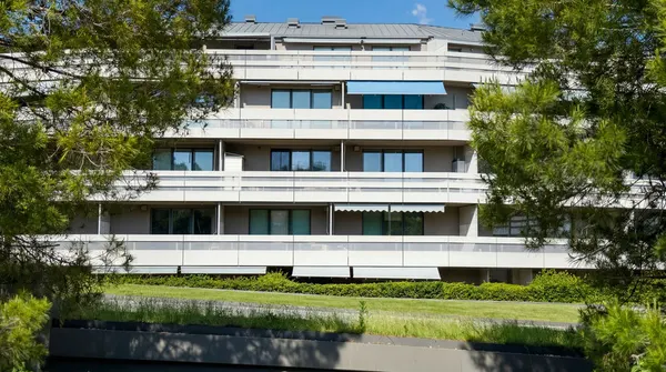 Maxi Appartamento con giardino in Centro, Verdemare, Rive.