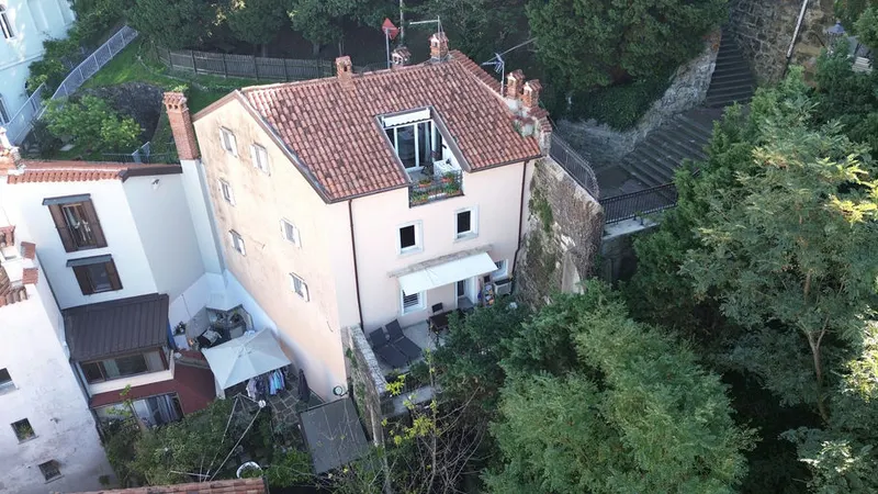San Giusto — Two-Room Flat with Private Terrace
