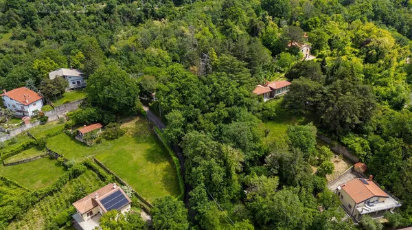 Villino (pluri unità) con parco gigante, vista mare. Via degli Olmi alta.