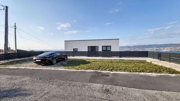 VILLA CONTEMPORANEA VISTA GOLFO — VANISELLA, MUGGIA