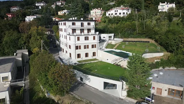 Pritličje z zasebnim zunanjim prostorom, Palazzo Bellavista — fotografija 1 od 63