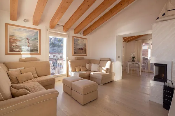 Attico con terrazza e vista mare a Portopiccolo
