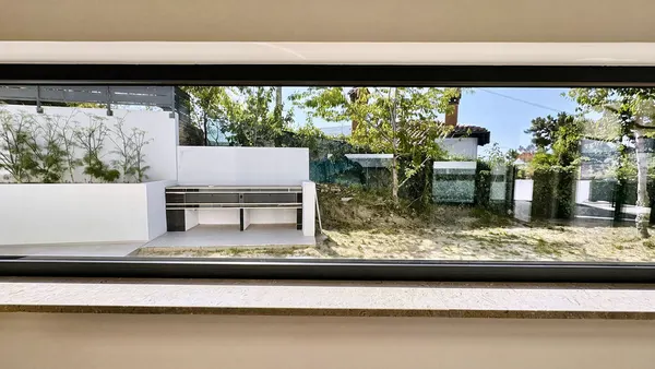 VILLA SU UN LIVELLO CON GIARDINO VISTA MARE — FONTANELLA, MUGGIA