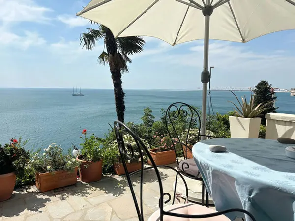 Due ville e uno chalet sul golfo · Strada Costiera — foto 3 di 41