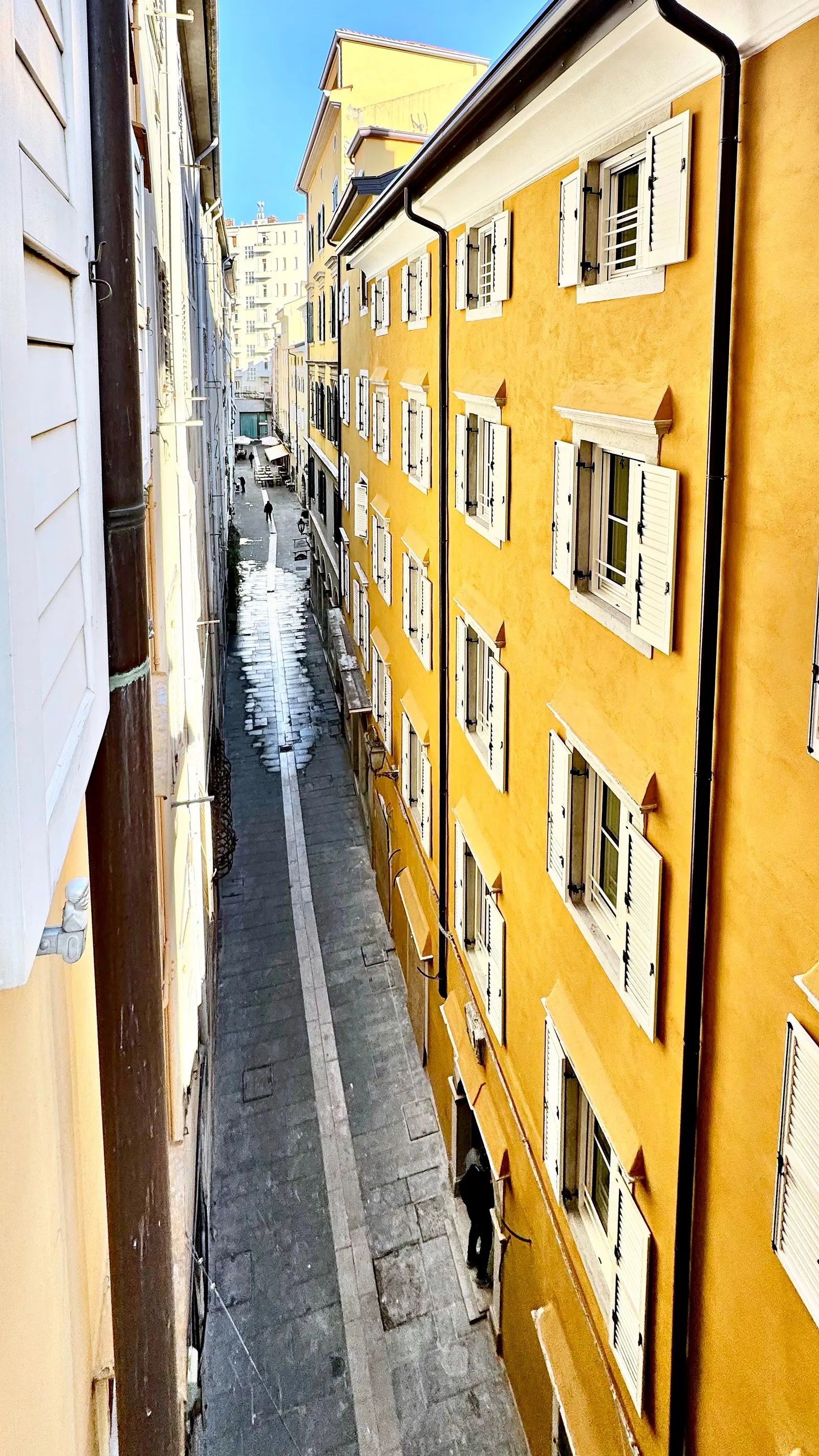 Via delle Beccherie, dall'altro lato
