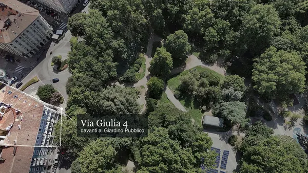 Via Giulia — prenovljeno dvosobno stanovanje s pogledom na mestni park — fotografija 3 od 39
