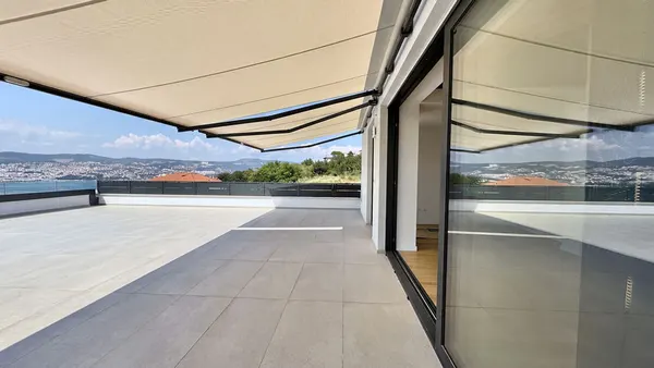 VILLA CONTEMPORANEA VISTA GOLFO — VANISELLA, MUGGIA
