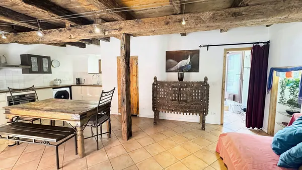 Casa di pietra a Contovello, sopra Miramare