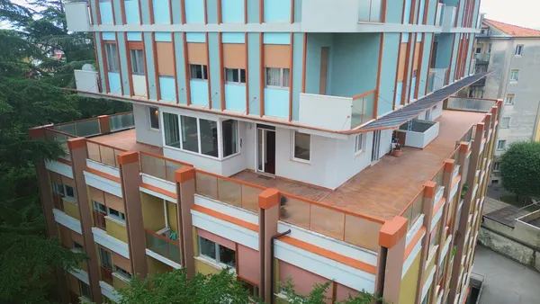 Ganze Etage mit umlaufender Terrasse, Via Vittorio Veneto — Foto 8 von 48