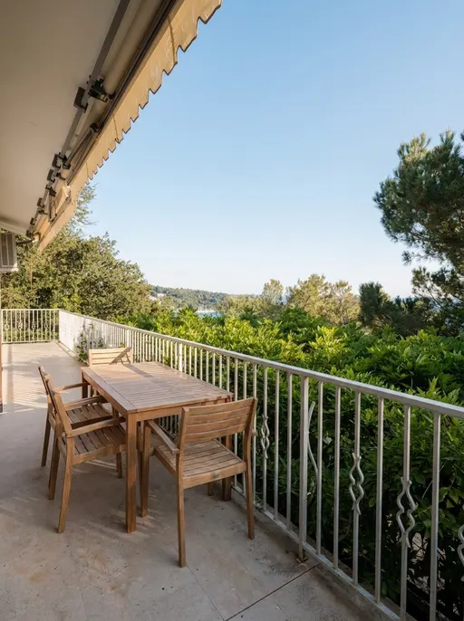 Villa 700mq Strada Costiera, molo privato.