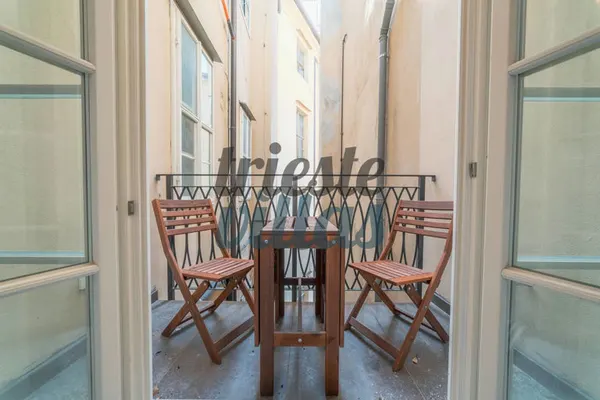 Grande apt d'epoca in Piazza della Valle — Città Vecchia