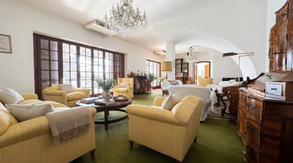 Villa 700mq Strada Costiera, molo privato.