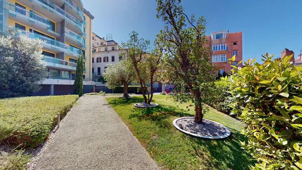 Attico bi-livello vista mare, tre affacci all'aperto e SPA condominiale — Centro, Trieste