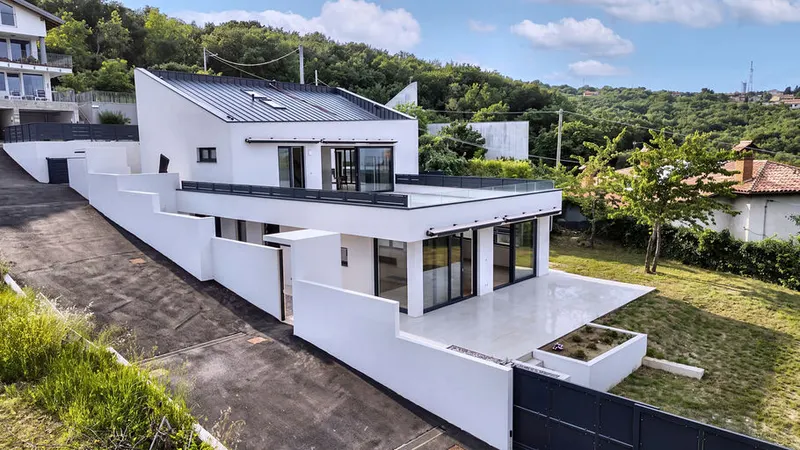 Entire Gulf-View Property — Two Independent Homes, Muggia