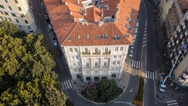 Via Giulia — bilocale rinnovato affacciato sul Giardino Pubblico