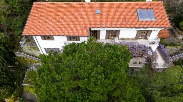 Appartamento in Villa in Costiera: Giardino, pastini e molo condivisi.