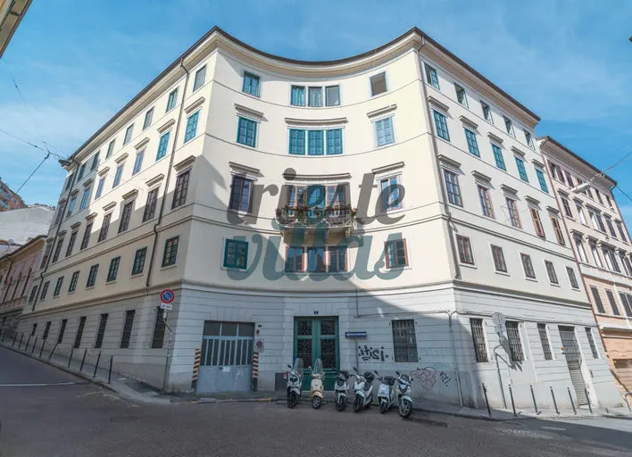 Grande apt d'epoca in Piazza della Valle — Città Vecchia