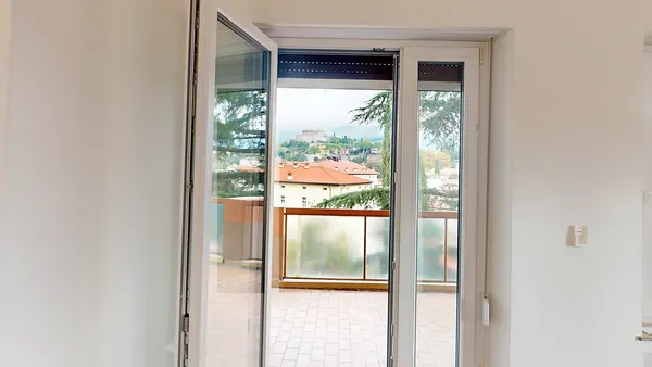 Piano intero con terrazza tutt'intorno, Via Vittorio Veneto — foto 5 di 44