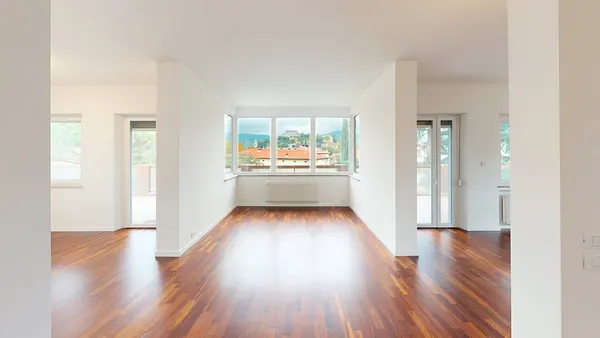 Ganze Etage mit umlaufender Terrasse, Via Vittorio Veneto — Foto 2 von 48