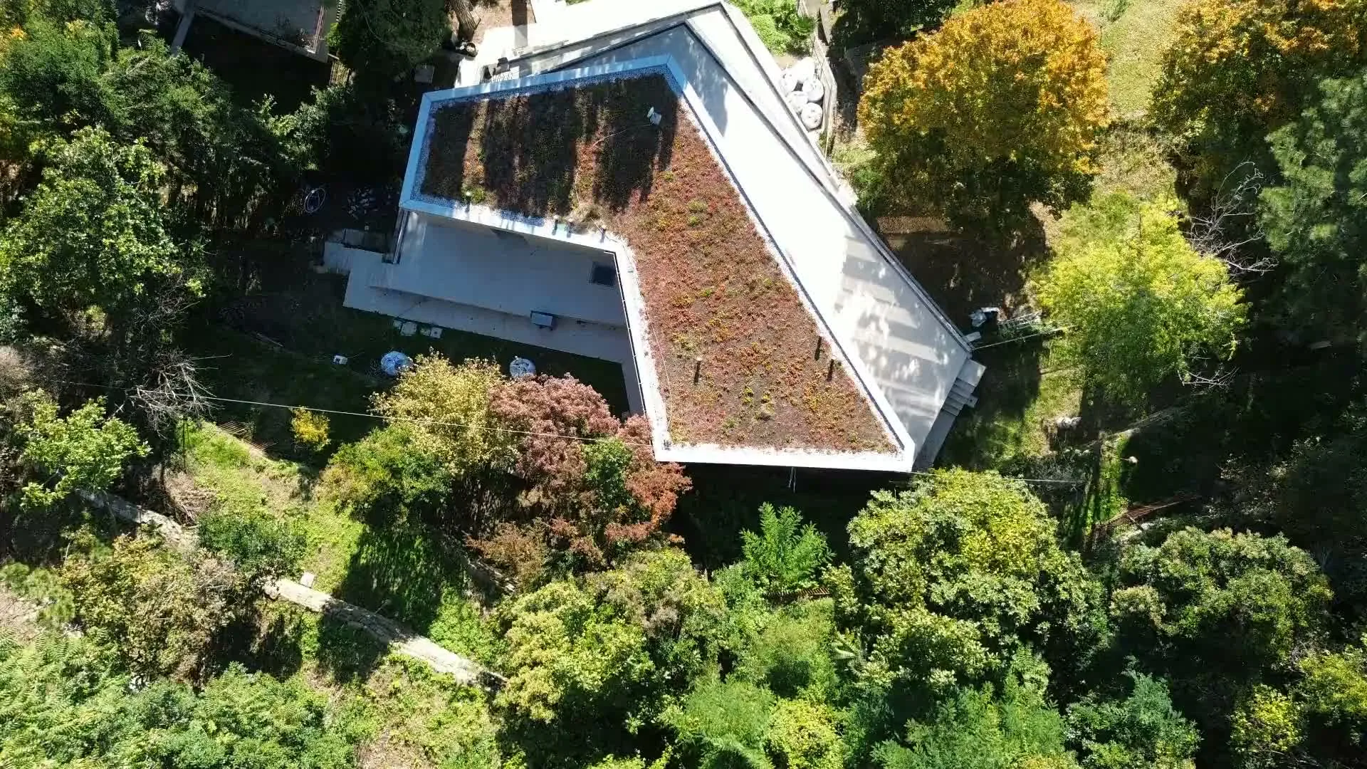 Attico con terrazze e giardini sulla Costiera — Dal tetto al golfo, in nove fotografie.