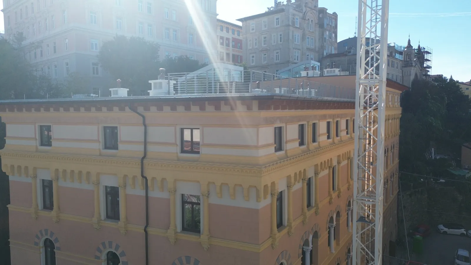 Dal drone, 25 m sopra la strada