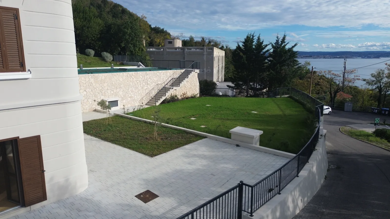 Z drona, 5 m nad točko vzleta