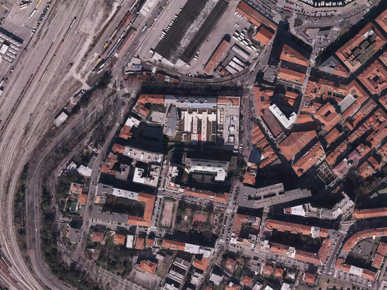 Foto aerea, 2017: la casa al centro del cerchio