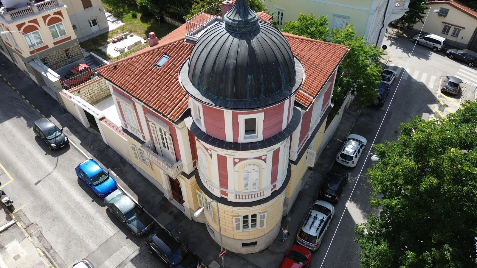 Z drona, 21 m nad vrtom