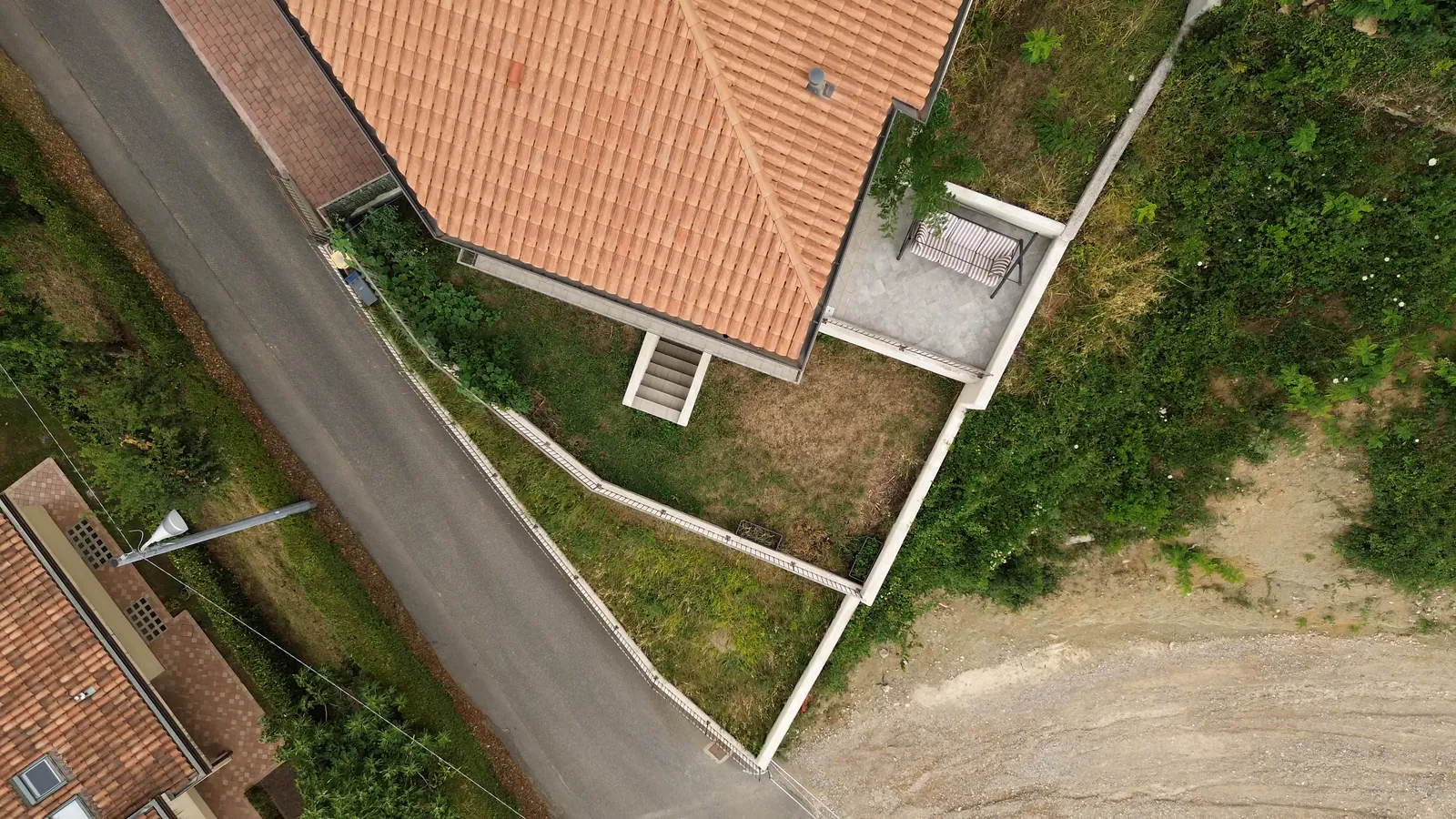 Z drona, 23 m nad točko vzleta