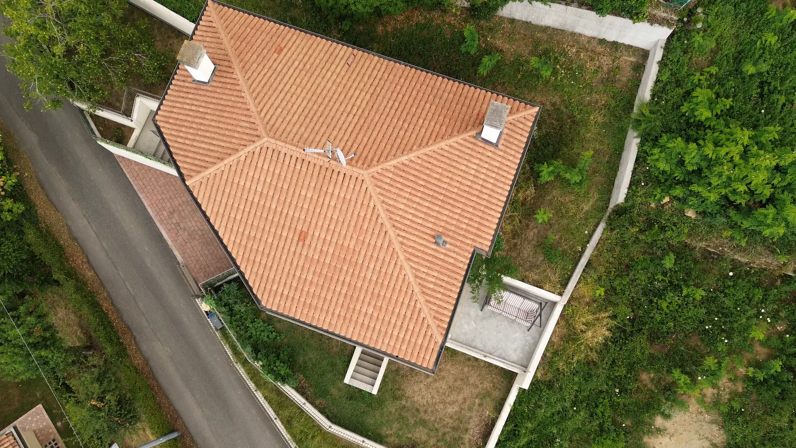Z drona, 25 m nad točko vzleta